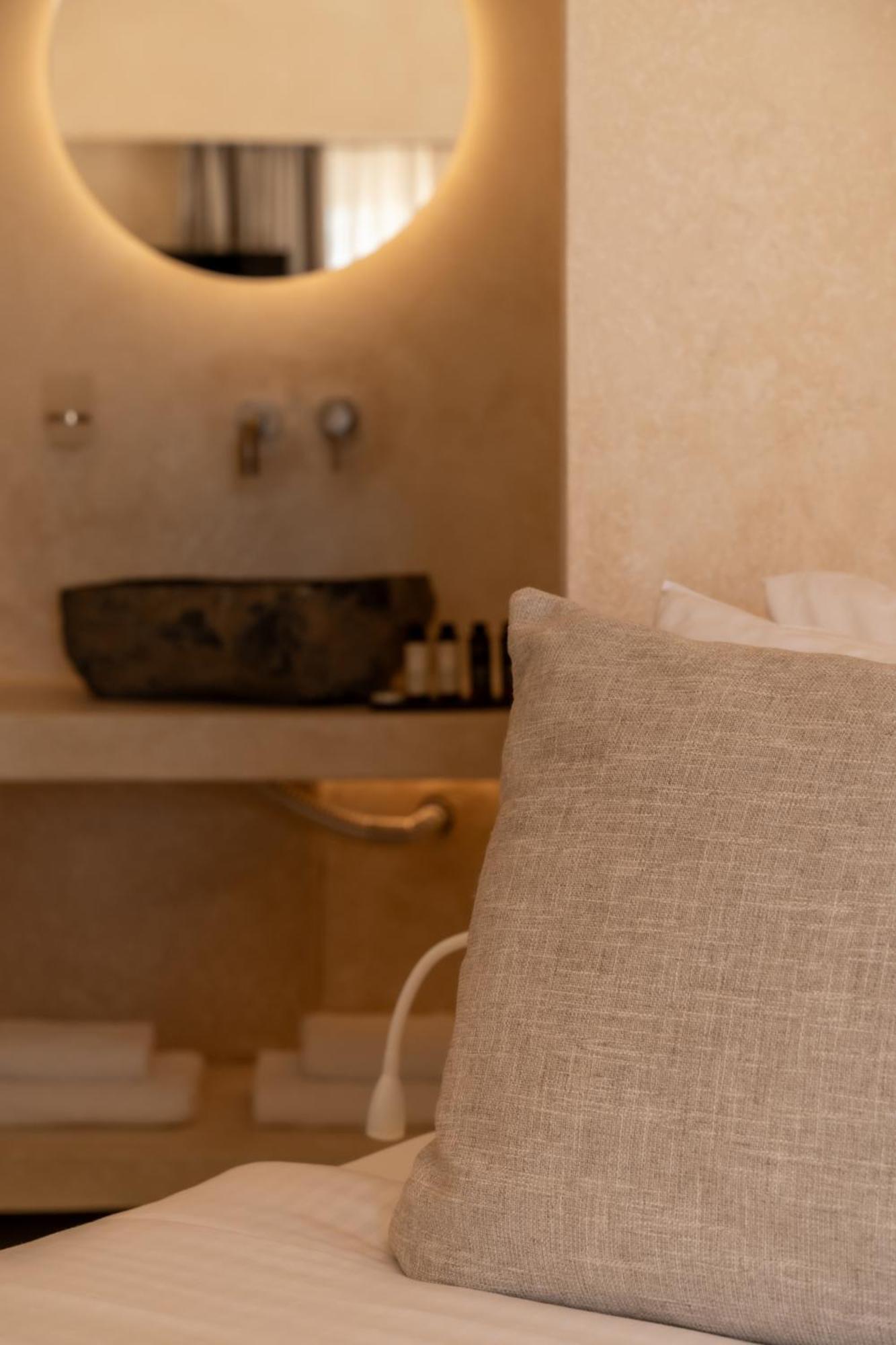 Heyday Luxury Suites Perissa  Luaran gambar